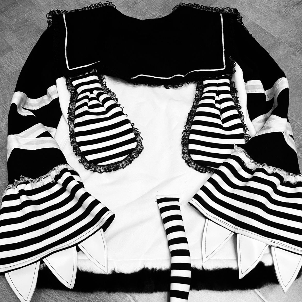 معطف نسائي بأسلوب Y2K لخريف وش - مراجعة Vintage Fashion Pieces وسعره
