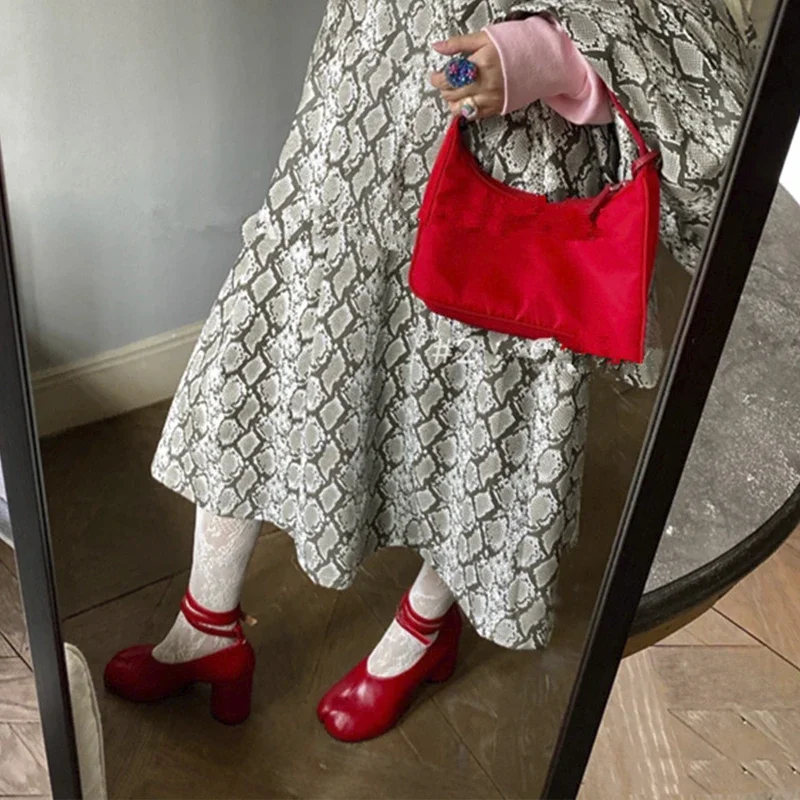 أحذية نسائية عصرية لربيع 2026  - مراجعة Vintage Fashion Design وسعره
