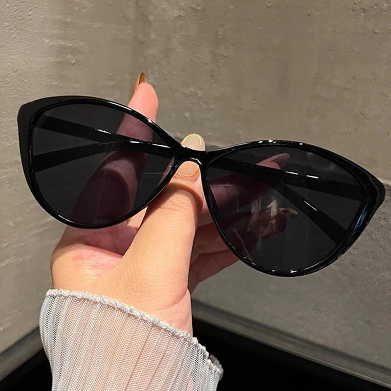 نظارة شمسية نسائية عصرية بتصمي - مراجعة Vintage Fashion Pieces وسعره